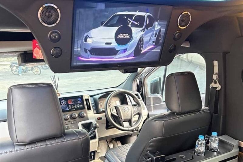 Sewa Hiace Luxury Bogor
