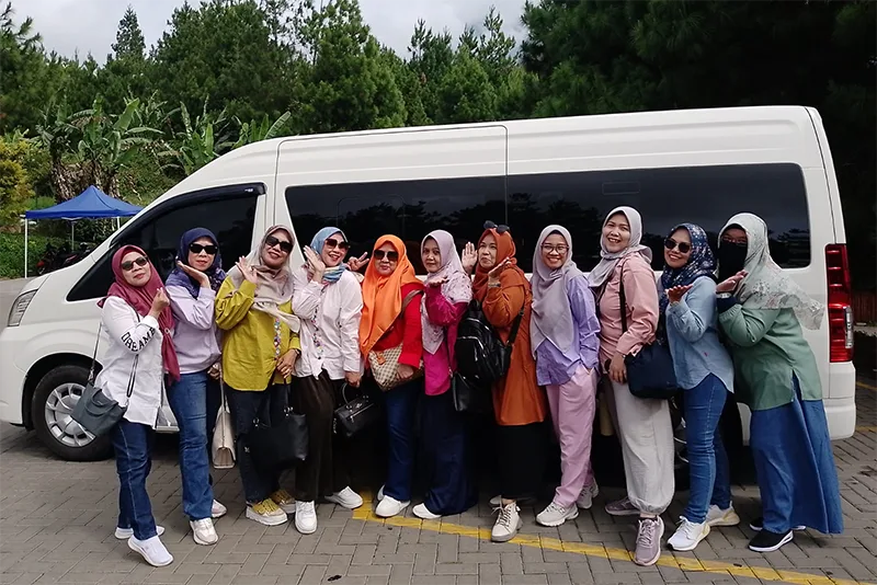 Sewa hiace murah cimanggis depok dari PT Hiace Wisata Trans telah mendapatkan reputasi baik sebagai penyedia jasa rental mobil pariwisata murah di depok yang terpercaya dan juga sudah berpengalaman sejak tahun 2021